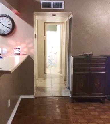5th image of 400 Vincent St