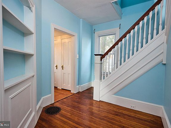 3rd image of 2515 Walton Rd