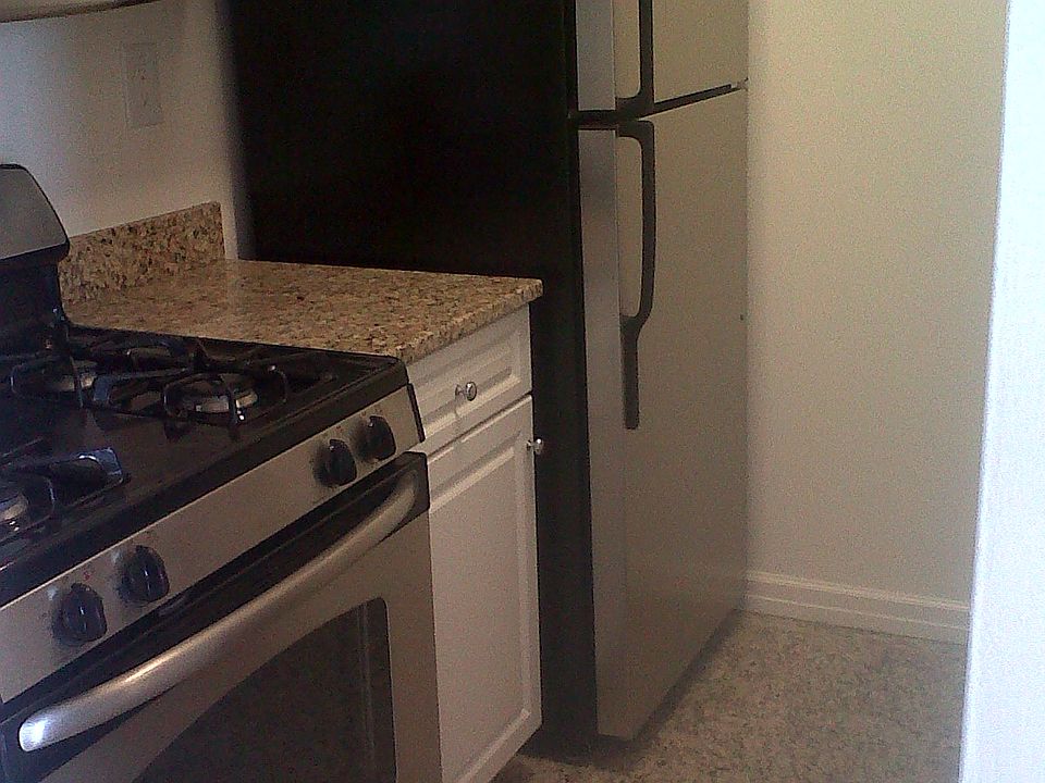 1st image of 235 W 56th St APT 36r