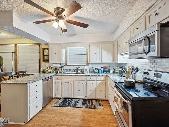 3rd image of 639 Heritage Dr