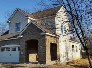 300 Pinecliff Ct, Waterford, MI 48327