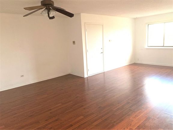 5th image of 1472 Carol Ct APT 3B