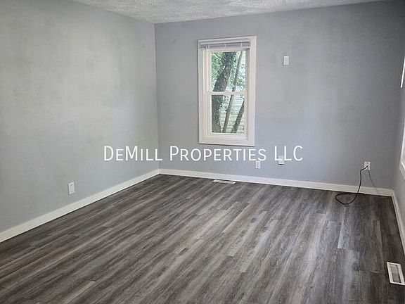 5th image of 1340 N Wabash Ave