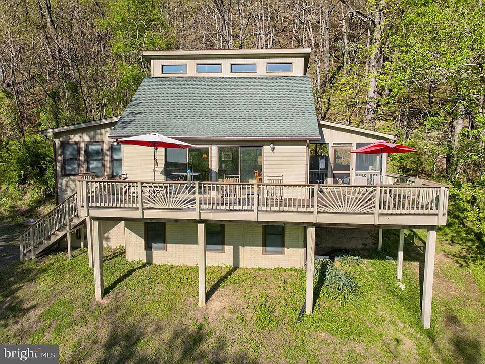 1st image of 902 Misty Meadow Ln