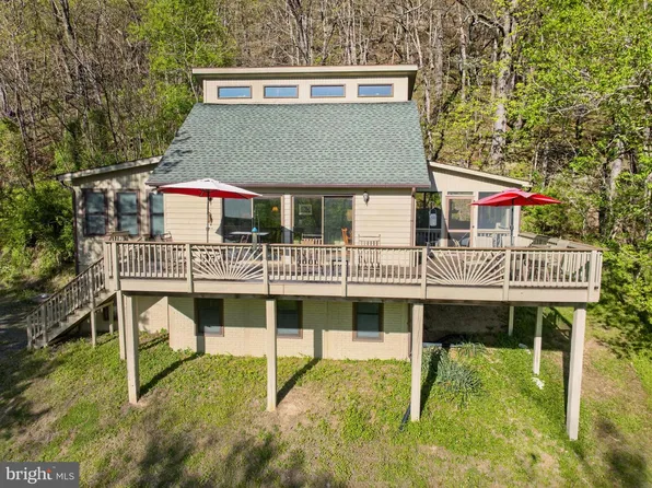 902 Misty Meadow Ln, Bentonville, VA 22610