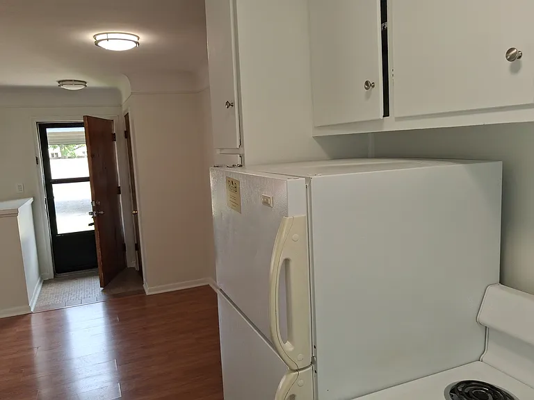 1830 N Main St #4 — Photo 15