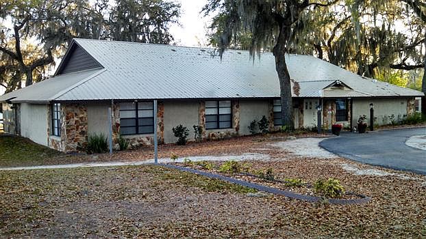 2nd image of 2960 Lake Dr