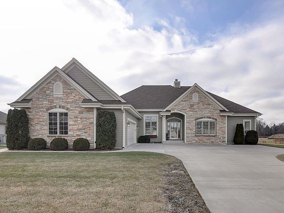4th image of 10385 S Willow Creek Dr