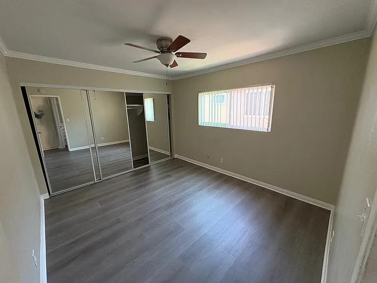 4452 Louisiana St #8 — Photo 3