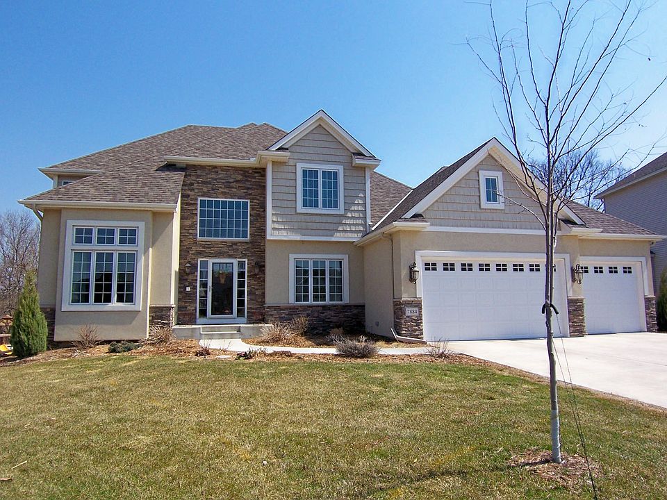 Custom Built Home on Cul-De-Sac