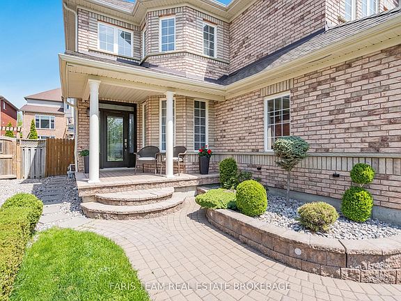 4th image of 12 Kensington Trl