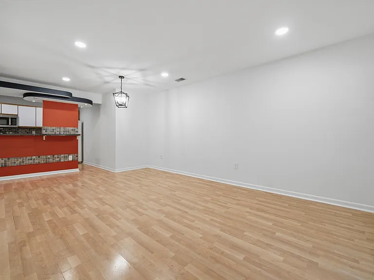2148 Jordan Ct — Photo 5