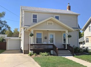 208 N McKendrie Ave, Mount Morris, IL 61054