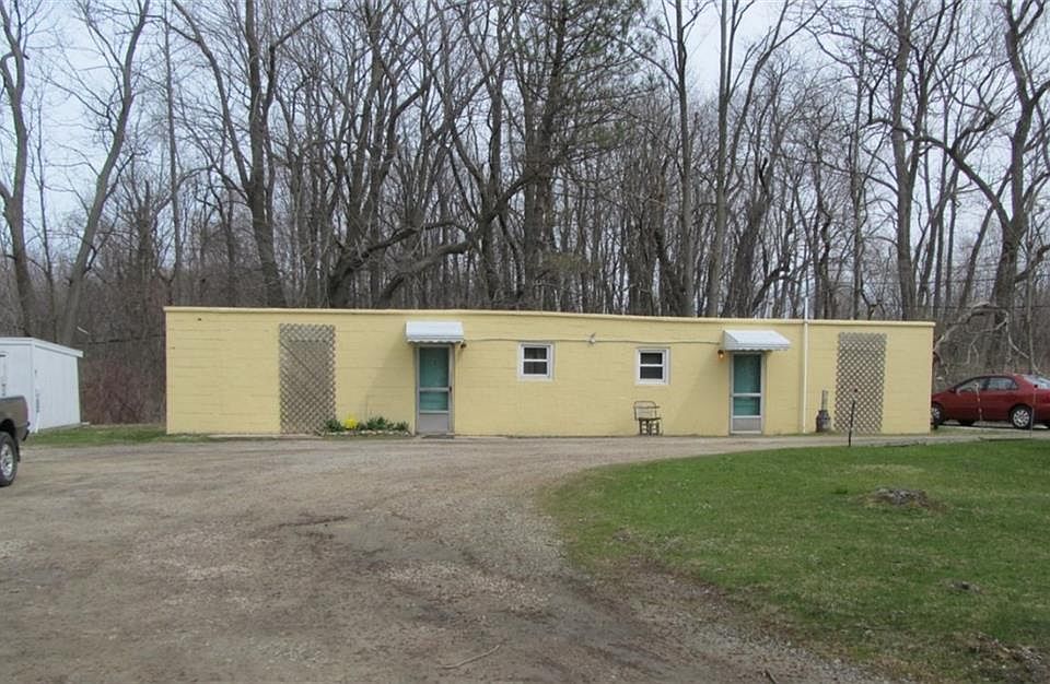 2nd image of 5940 E Lake Rd #11
