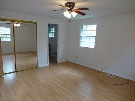 5th image of 801 Barlow St