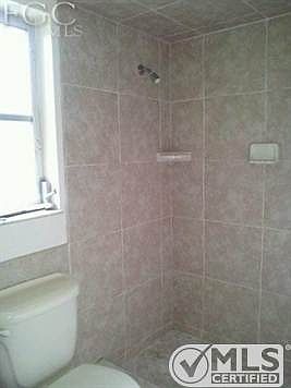 5th image of 242 SW 43rd St