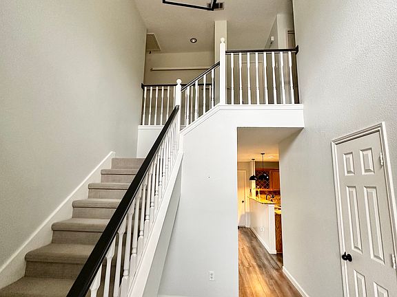 5th image of 800 Ashford Dr