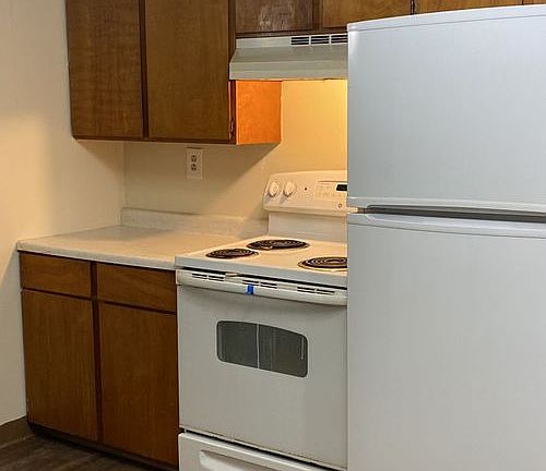 2nd image of 1108 W Clay Ave #2