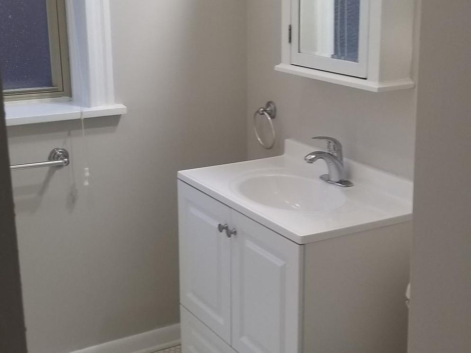 1st image of 1417 W Hollywood Ave APT 2