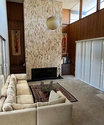 3rd image of 2021 W 182nd St