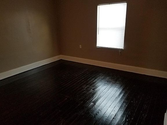 4th image of 2703 E 2nd St