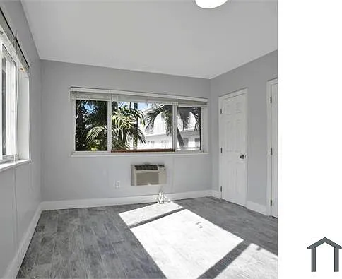 320 85th St #8 — Photo 9
