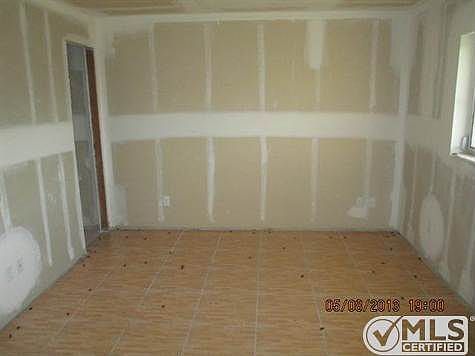5th image of 2867 Ashley Dr W APT F