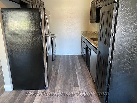 5th image of 1131 Pleasant Valley Ln