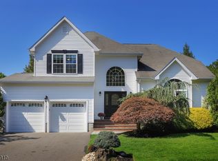 7 Treeview Cir, Scotch Plains, NJ 07076