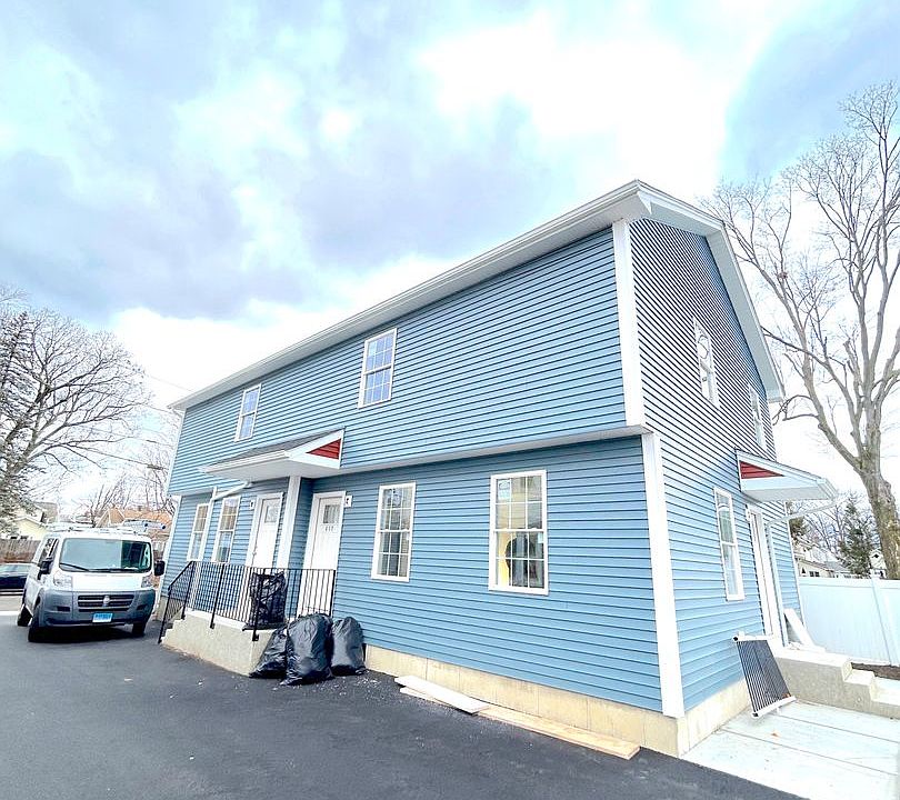 2nd image of 115 Davenport St #115