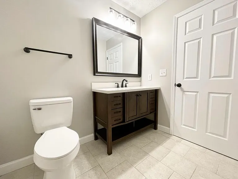 2236 Mercer Dr — Photo 7