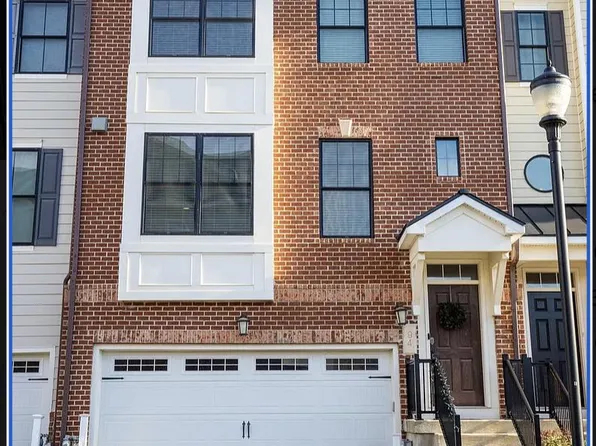 94 Parkview Cir #94, Wayne, PA 19087