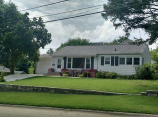 1624 11th St NW, Cedar Rapids, IA 52405