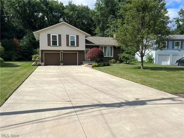 2381 Wilshire Dr, Cortland, OH 44410