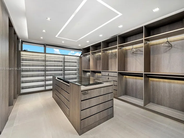 440 Mola Ave — Photo 20