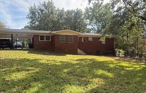 3rd image of 630 Mountain View Cir