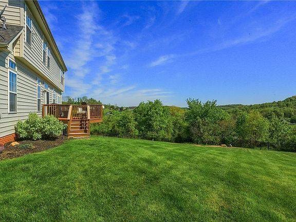 2nd image of 4007 Lakeview Ln