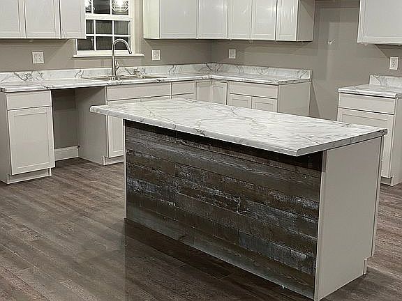 Kitchen with island