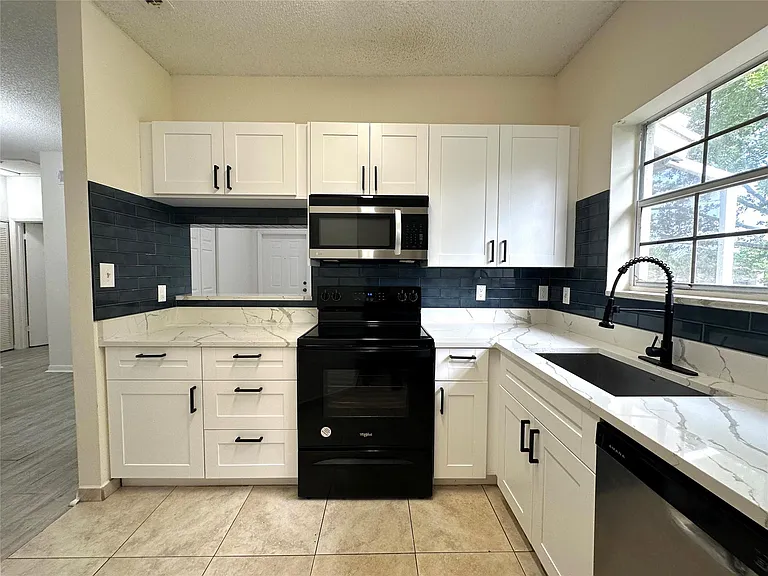 641 Cypress Lake Blvd #K18 — Photo 13