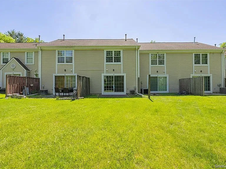 25 Creekside Cir #1 — Photo 3