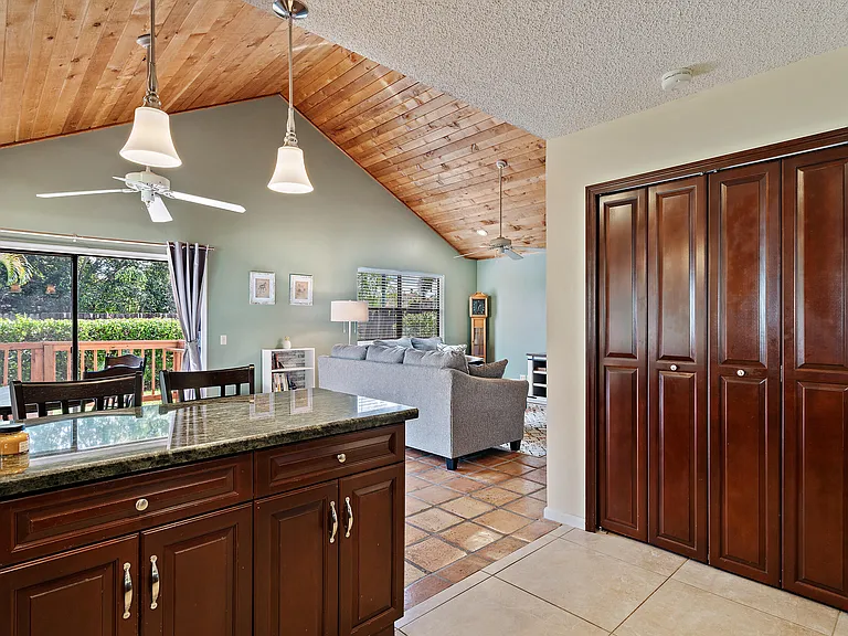 500 Oak Shadow Way — Photo 8