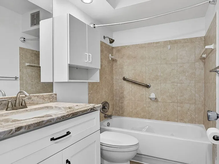 100 Shore Ct #307 — Photo 21