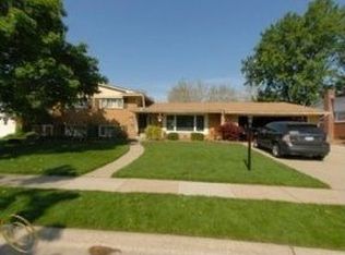 16589 Farmington Rd, Livonia, MI 48154