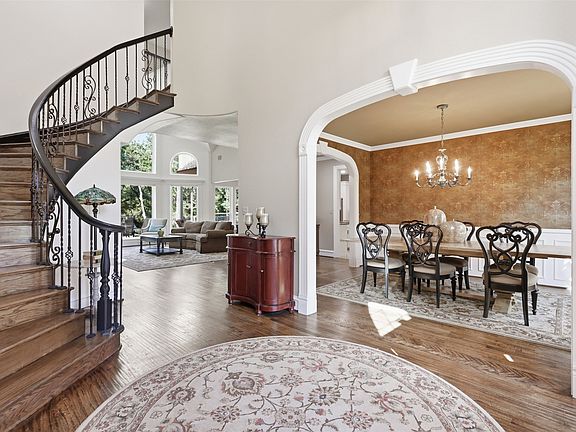4th image of 4005 Brooks Ct
