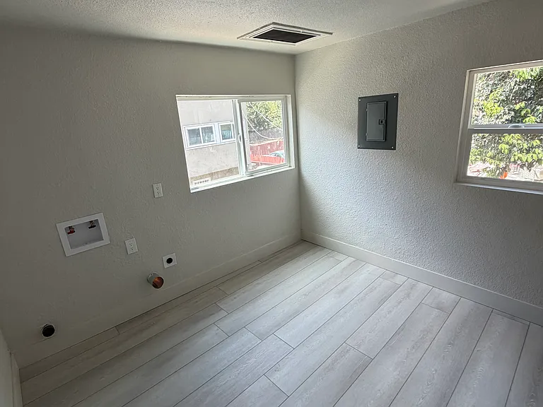 2212 10th St #1 — Photo 8