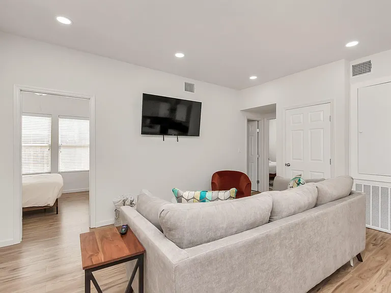1812 Wheeler St — Photo 12