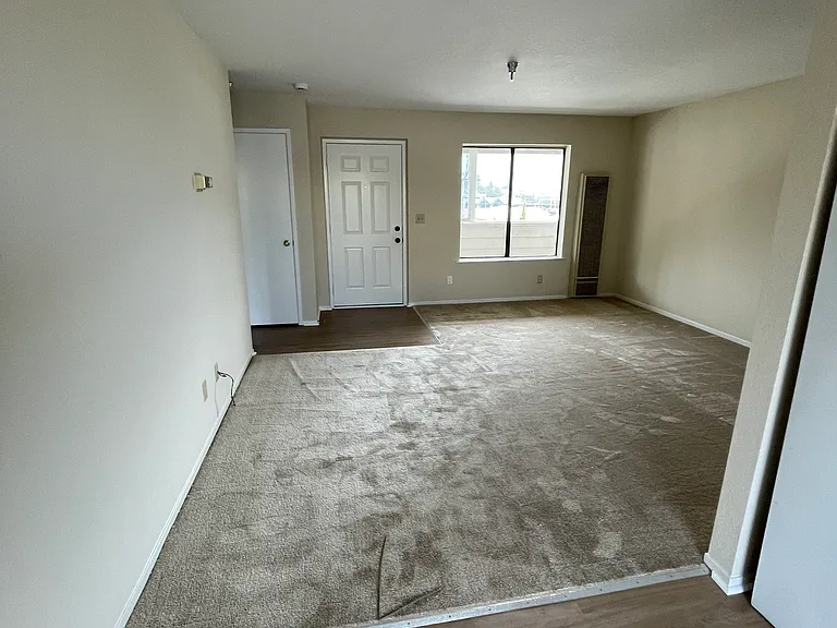 694 Roberts Rd #A — Photo 4