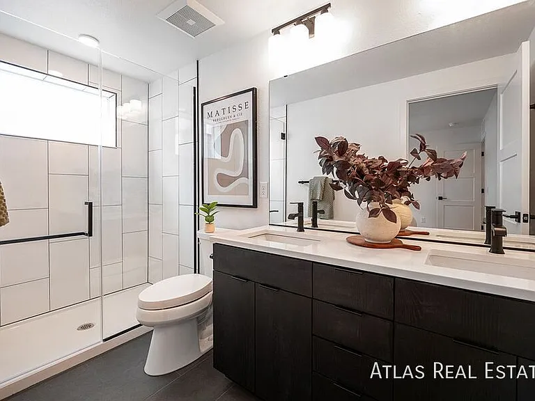 240 Osiander Street — Photo 30