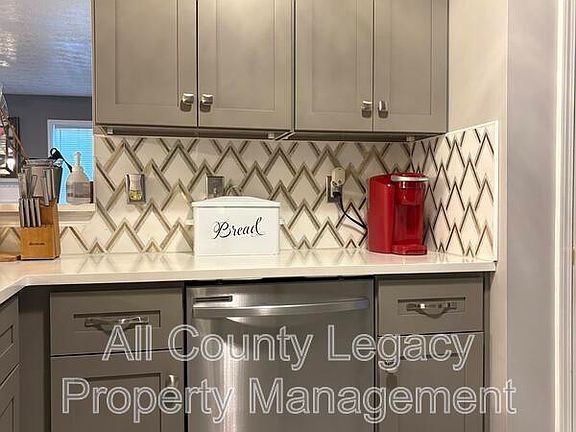 3rd image of 3022 Winding Grove Dr