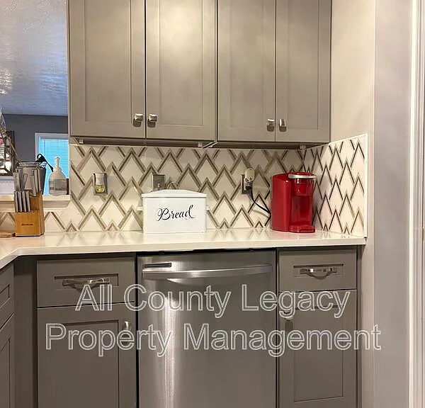 3022 Winding Grove Dr — Photo 3